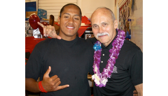 Dr. Steve speaks to students in Hawaii about bullying. v2